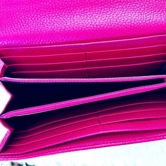Gucci GG Logo Hot Pink Grain Leather Flap Long Wallet - Picture 12 of 16